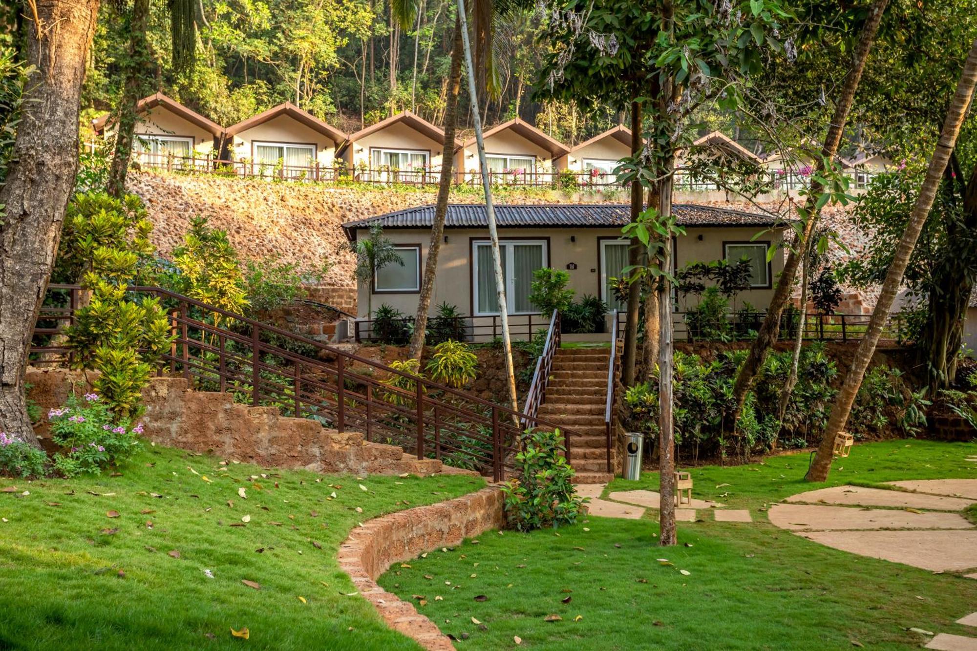Hotel Stone Wood Premier Gokarna à Gokarna  Extérieur photo