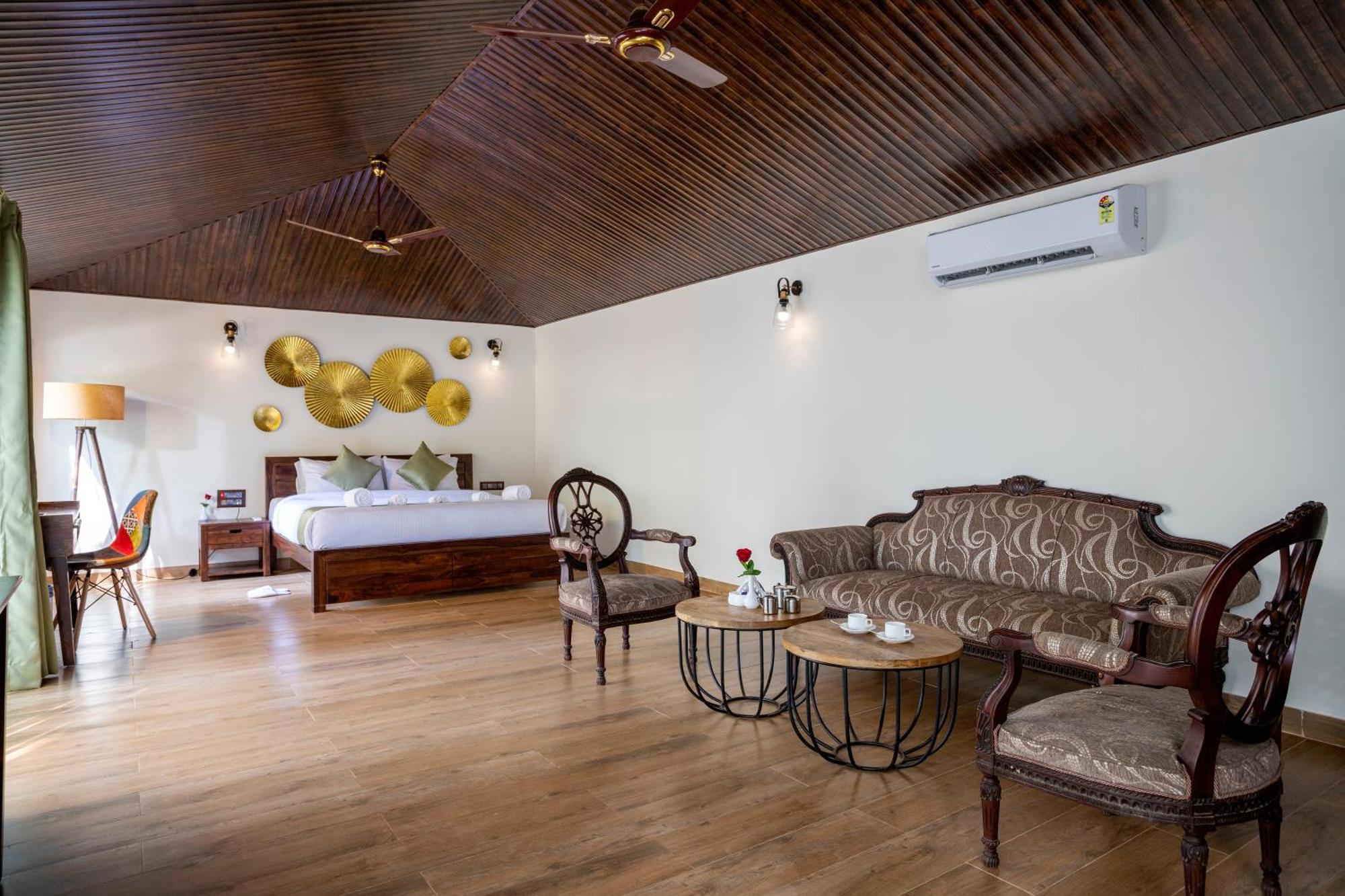 Hotel Stone Wood Premier Gokarna à Gokarna  Extérieur photo