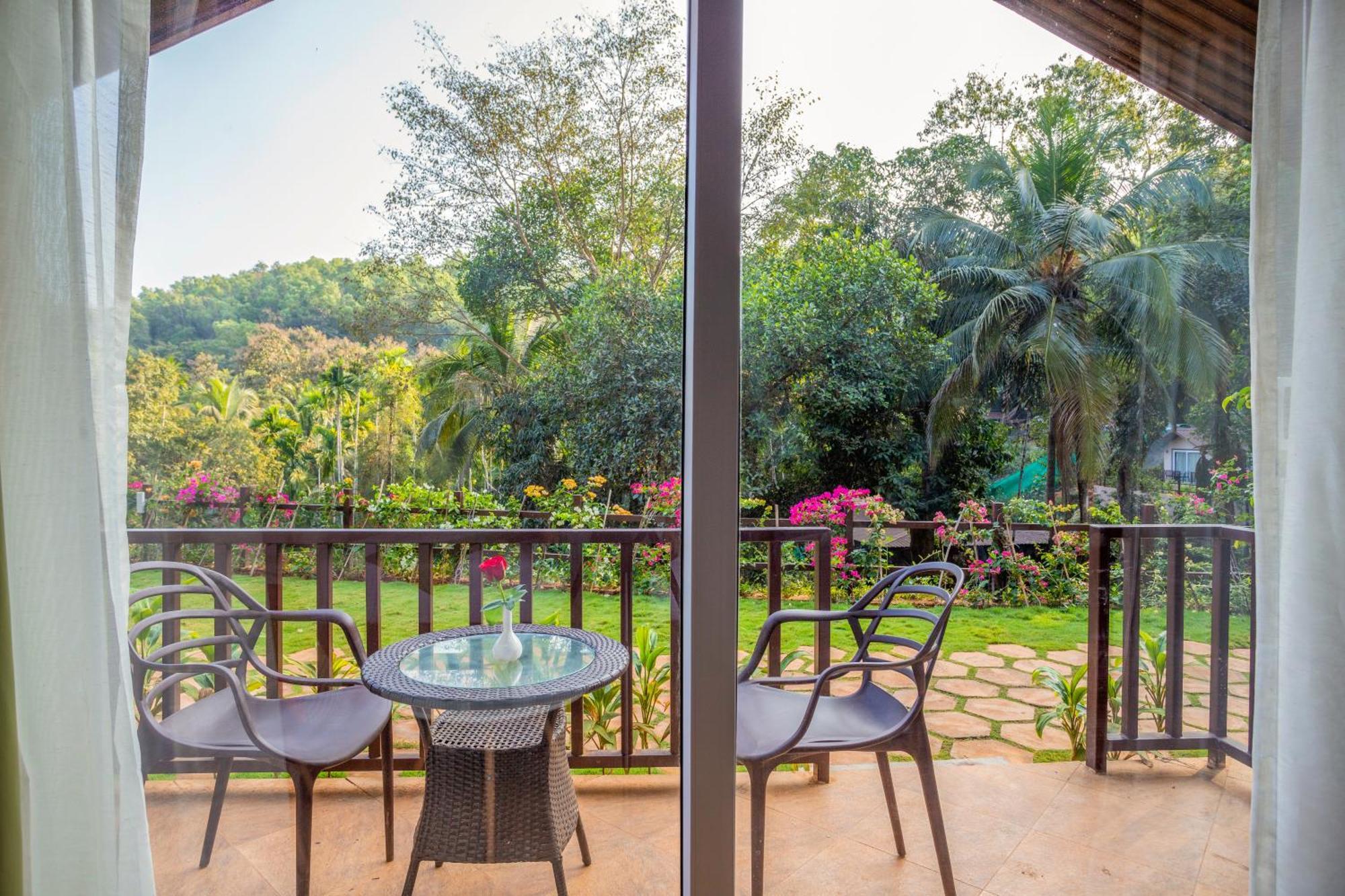 Hotel Stone Wood Premier Gokarna à Gokarna  Extérieur photo