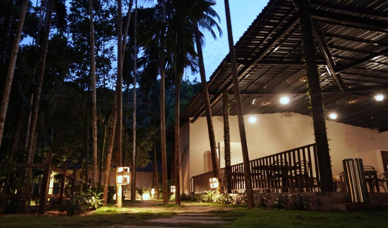 Hotel Stone Wood Premier Gokarna à Gokarna  Extérieur photo