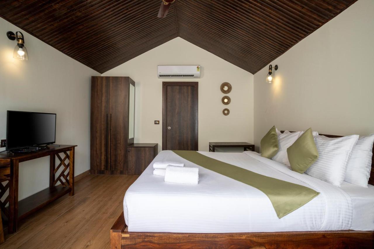 Hotel Stone Wood Premier Gokarna à Gokarna  Extérieur photo
