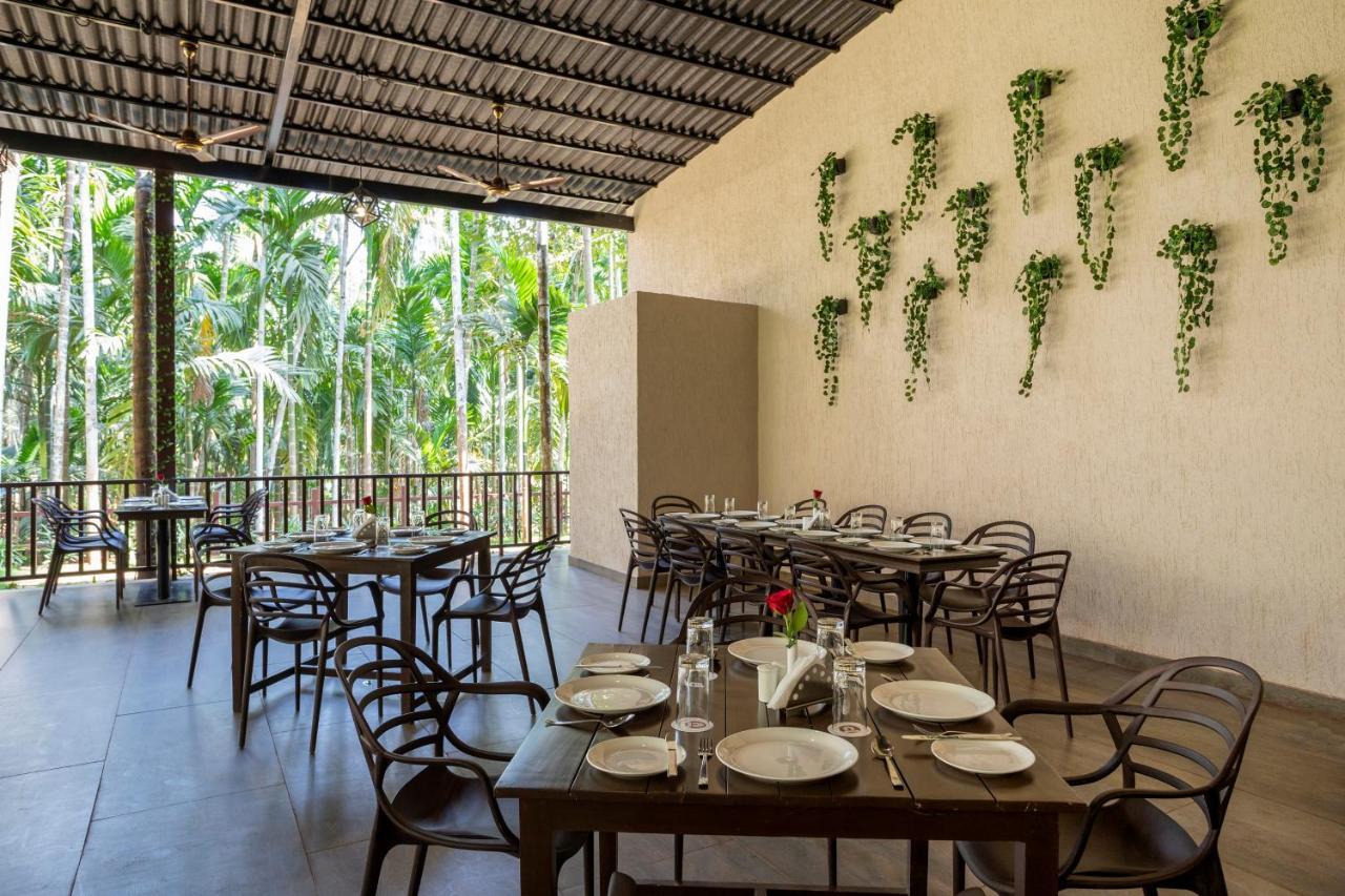 Hotel Stone Wood Premier Gokarna à Gokarna  Extérieur photo