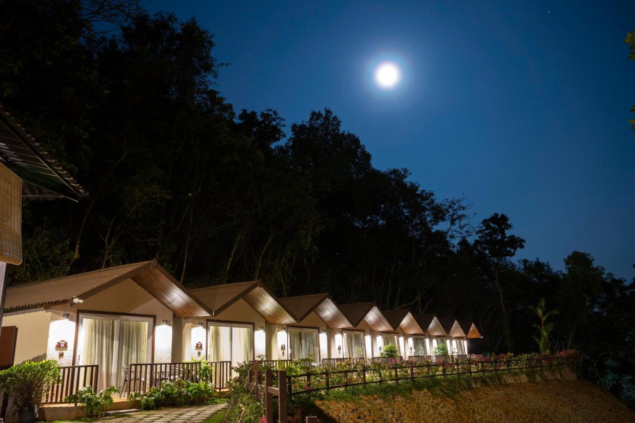 Hotel Stone Wood Premier Gokarna à Gokarna  Extérieur photo